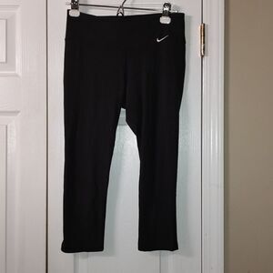 Nike Dri Fit  black capri leggings  Sz S